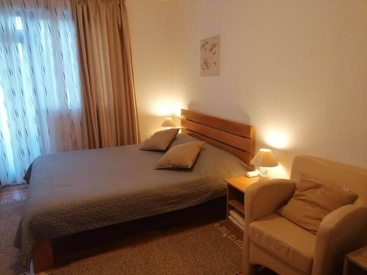 Apartment And Rooms Nevenka Poljanak Extérieur photo